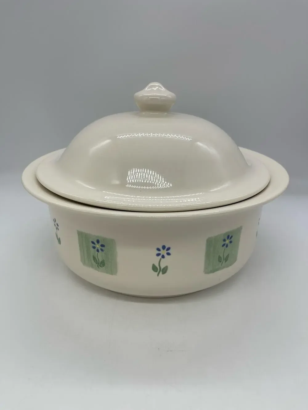 Pfaltzgraff Cloverhill Casserole / Serving Dish Bowl with Lid